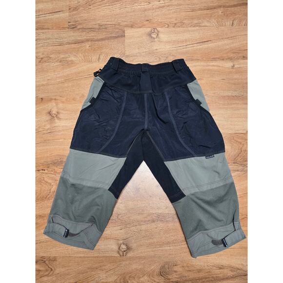 Endura Hummvee 3/4 Cycling Gray Black Outdoor Trail Shorts MTB Mountain Bike L - Picture 10 of 16